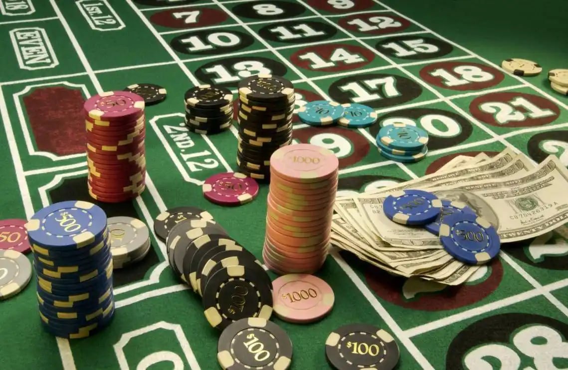 fmb mobile app showing sports betting and casino game lobby for Filipino users
